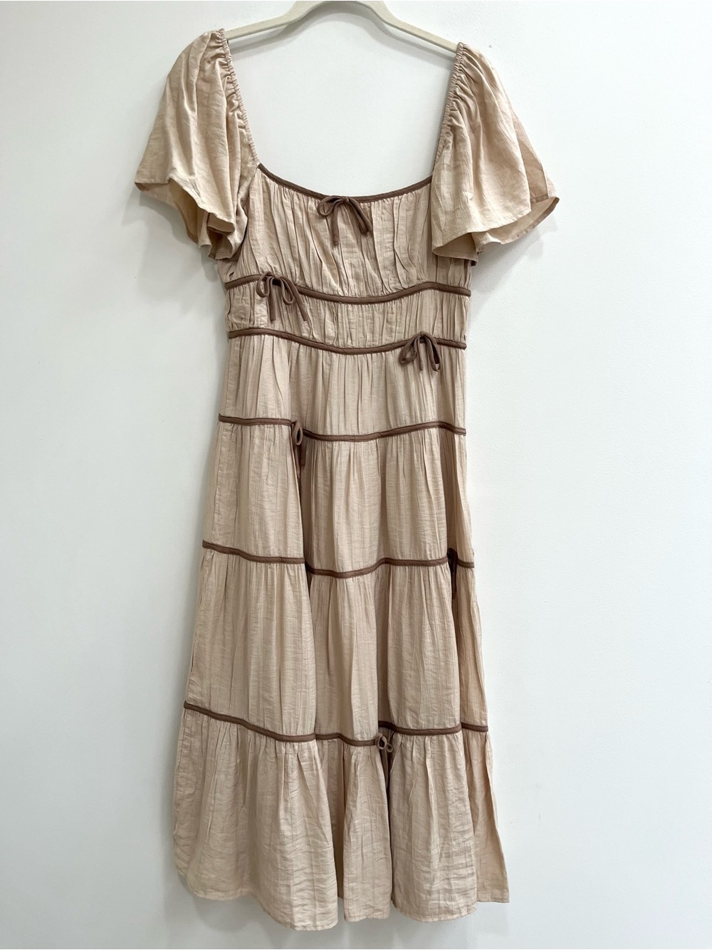 Storia monochromatic tan brown tiered midi dress all over bow details size small - Picture 13 of 13